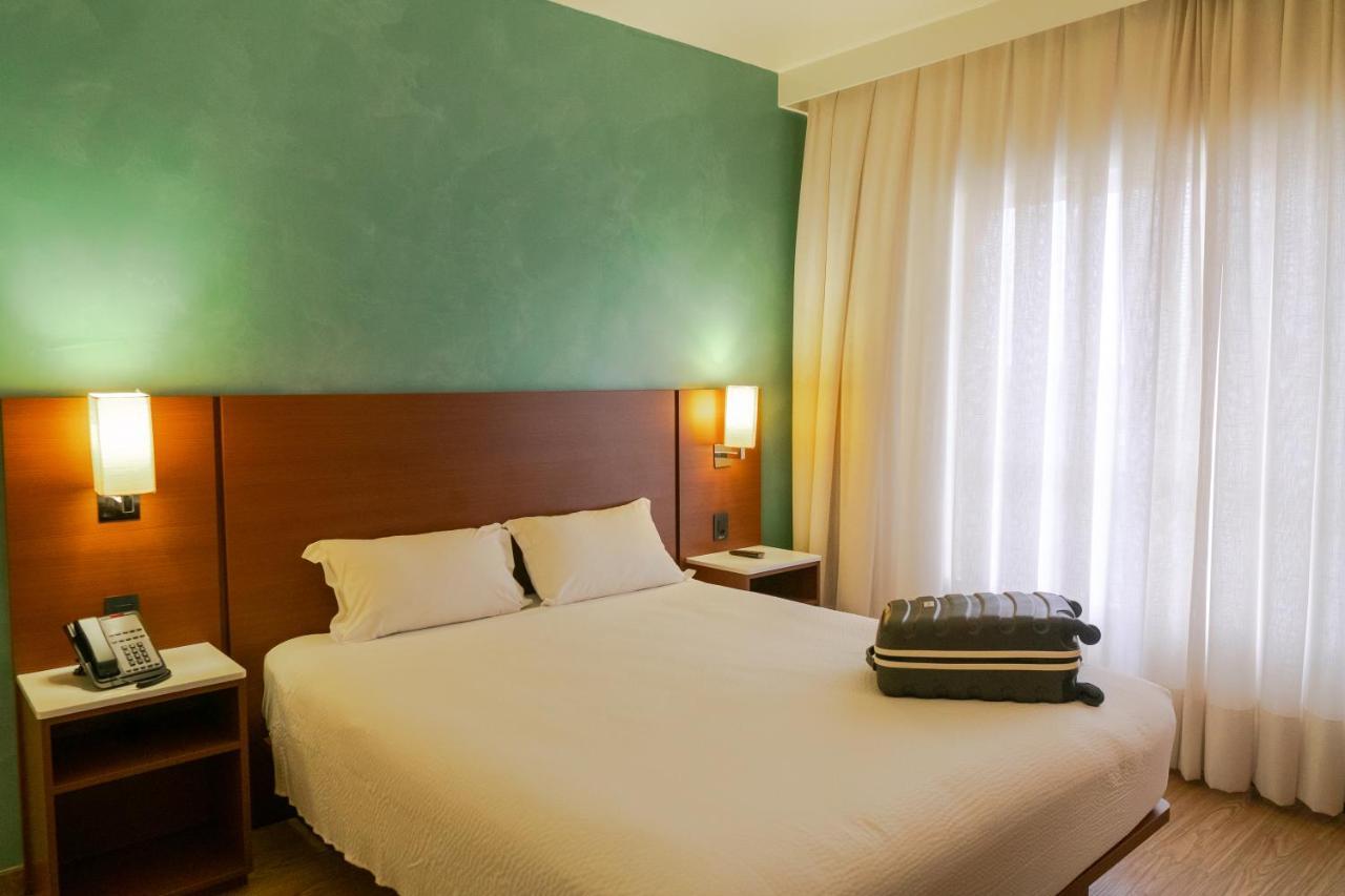 ไอบิส สไตล์ กูริติบา แอร์พอร์ต โฮเต็ล Hotel Sao Jose dos Pinhais ภายนอก รูปภาพ