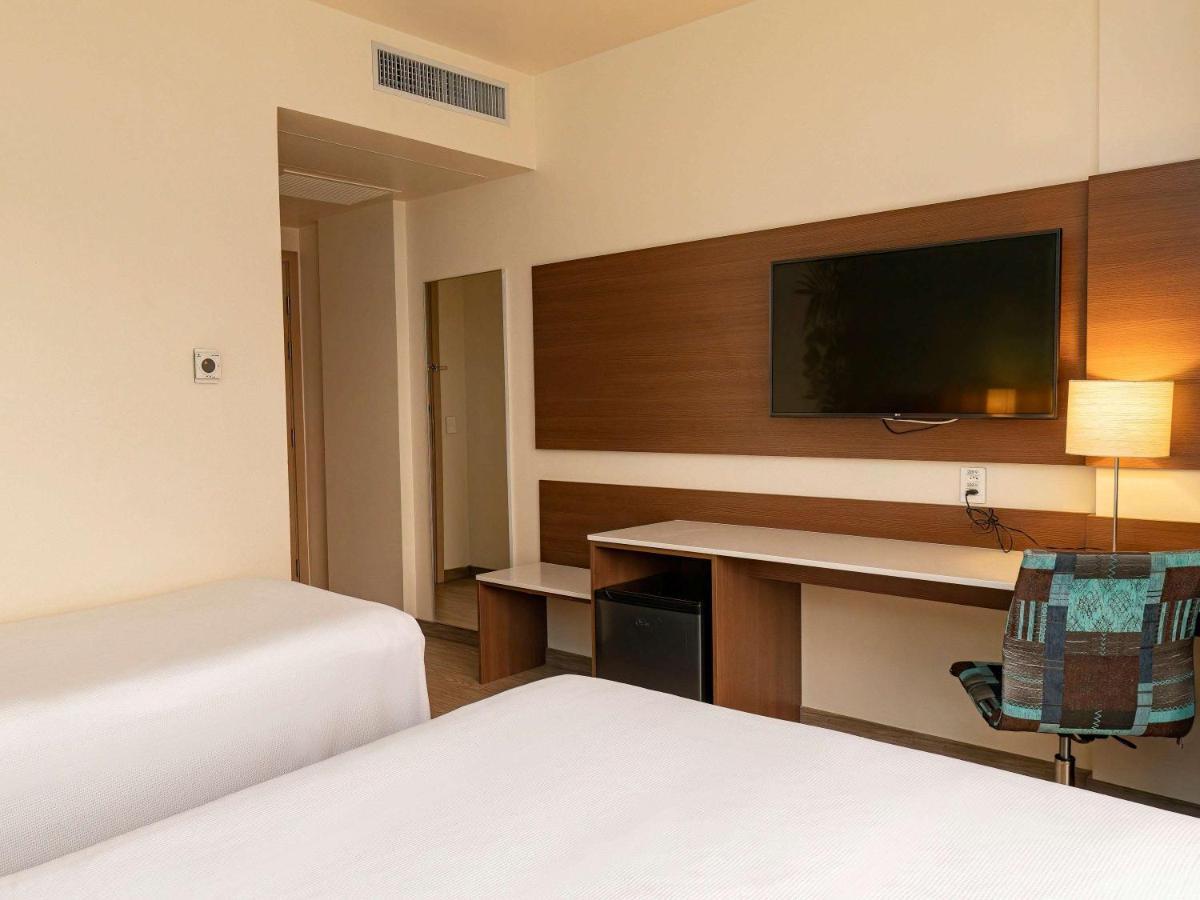 ไอบิส สไตล์ กูริติบา แอร์พอร์ต โฮเต็ล Hotel Sao Jose dos Pinhais ภายนอก รูปภาพ